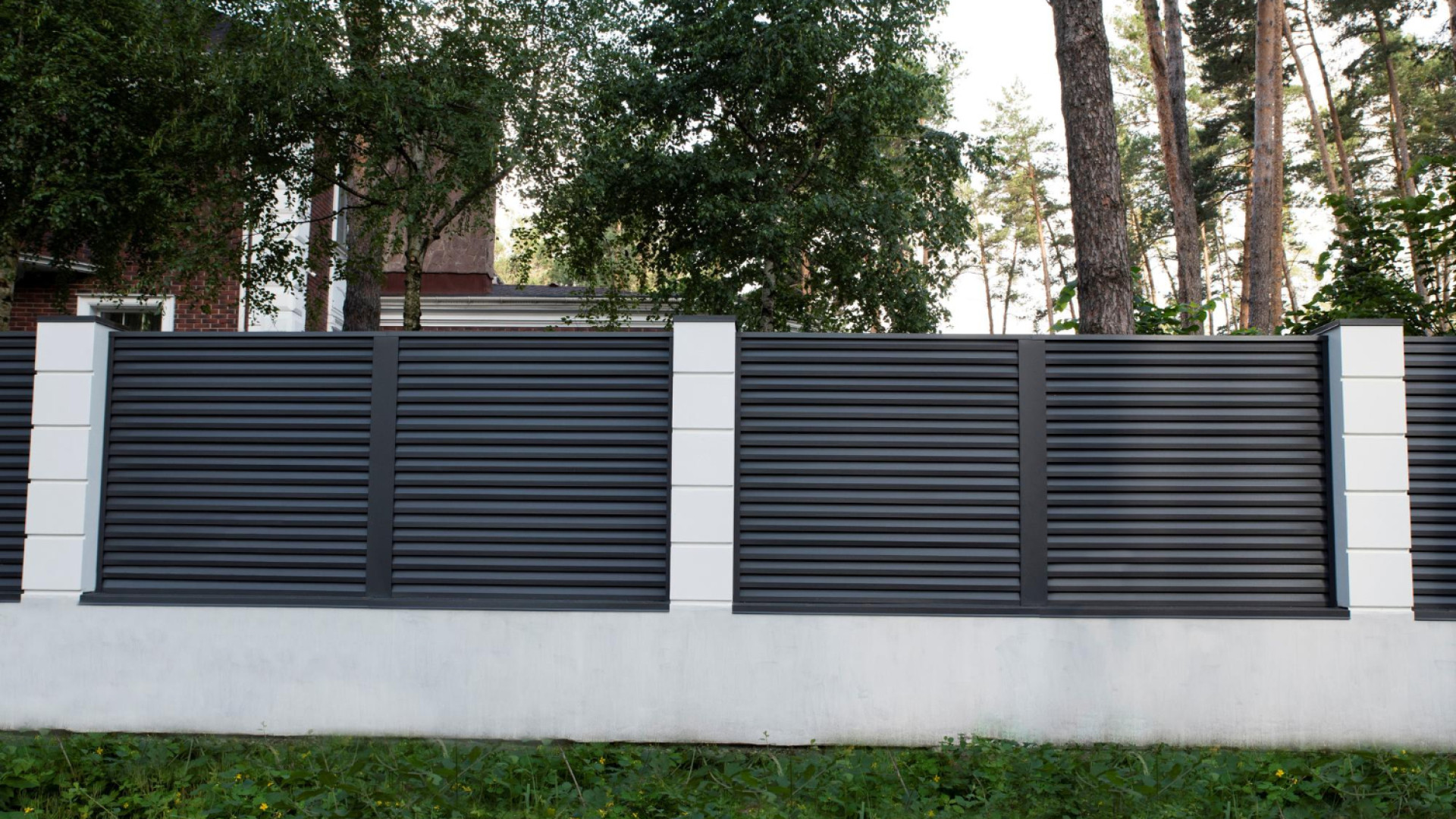 Comment choisir la clôture aluminium idéale selon votre type de maison ?